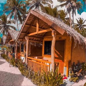 Zhaya'S Beach & Cottages